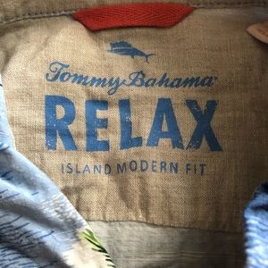 NWT Tommy Bahama Men’s Hawaiian shirt